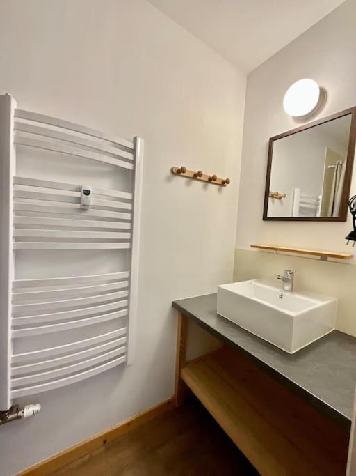Le Petit Loup, Appartement Neuf Avec Jardin Gerbepal Экстерьер фото
